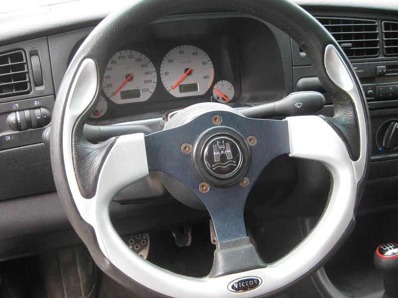 Second-hand VW Golf III 75 CP (55 kW) 1992 Alb Hatchback