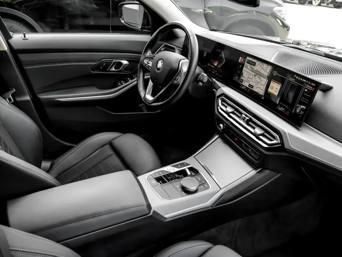 Gebraucht BMW 330 Performance 286 PS (210 kW) 2022 Schwarz Kombi