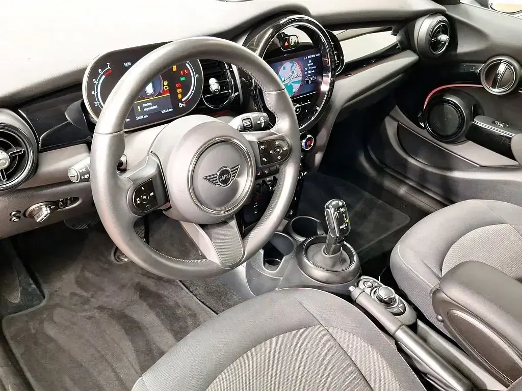 Gebraucht Mini Cooper 136 PS (100 kW) 2023 Schwarz Kleinwagen