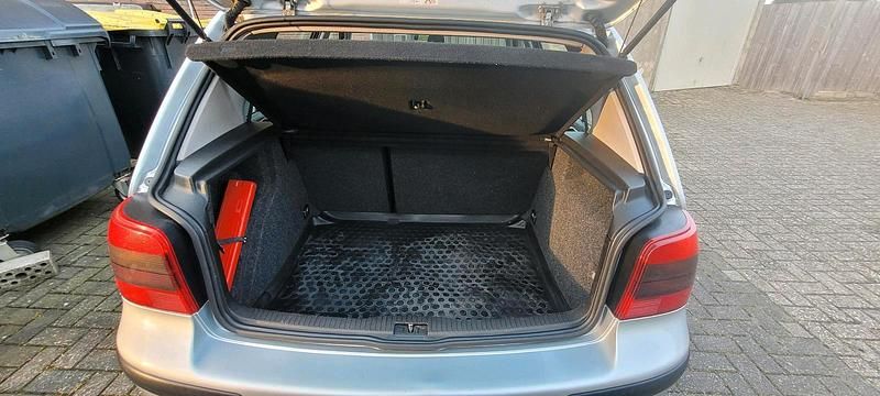 Gebraucht VW Golf IV 101 PS (74 kW) 2001 Silber Kleinwagen