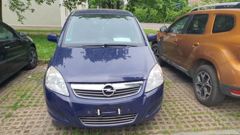 Blau Gebraucht 2010 Opel Zafira Innovation Van / Kleinbus | 1.500 € - Bild 1/4