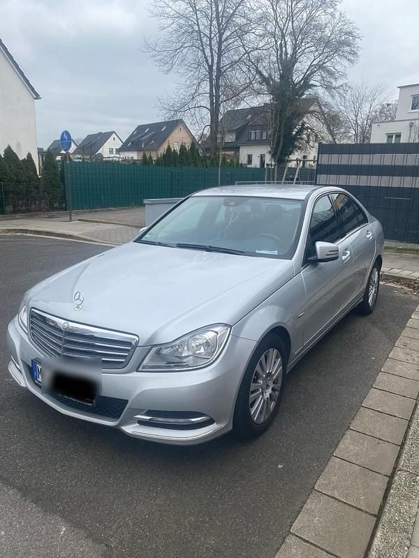 Gebraucht Mercedes C180 156 PS (114 kW) 2011 Silber Limousine