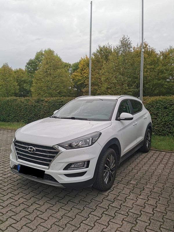 Weiß Gebraucht 2019 Hyundai Tucson SUV | 17.500 € (Etwas zu teuer) - Bild 1/4