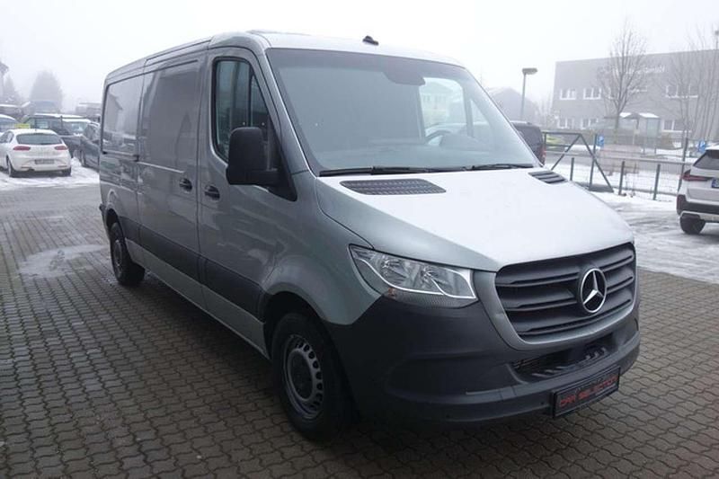 Gebraucht Mercedes Sprinter 143 PS (105 kW) 2020 Silber Van