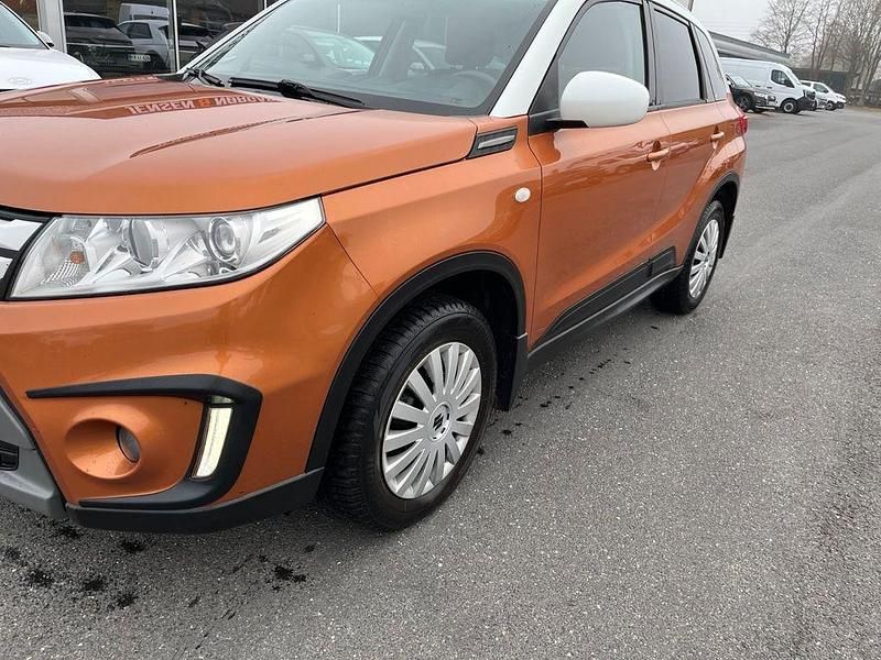 Usado Suzuki Vitara 120 HP (88 kW) 2015 Laranja SUV