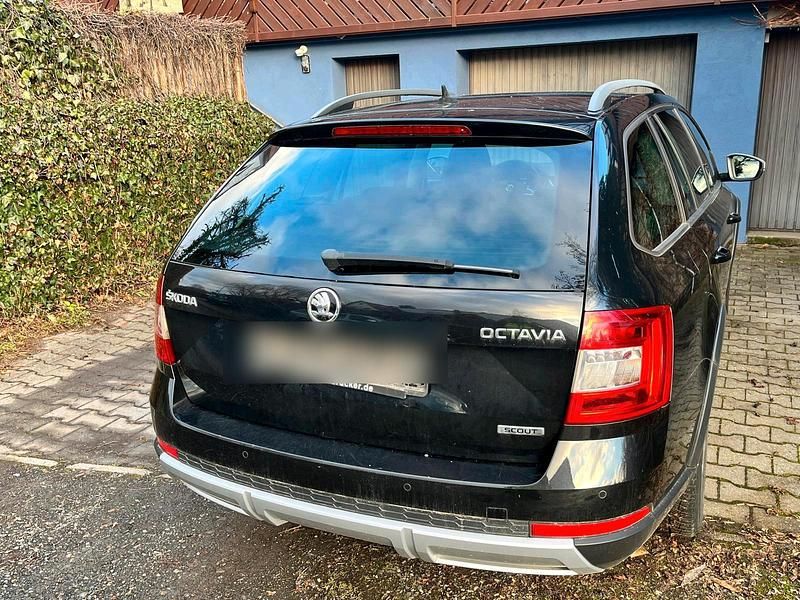 Gebraucht Skoda Octavia Scout 184 PS (135 kW) 2017 Schwarz Kombi