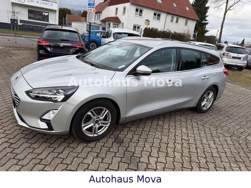 Gebraucht Ford Focus Cool & Connect 120 PS (88 kW) 2020 Silber Limousine