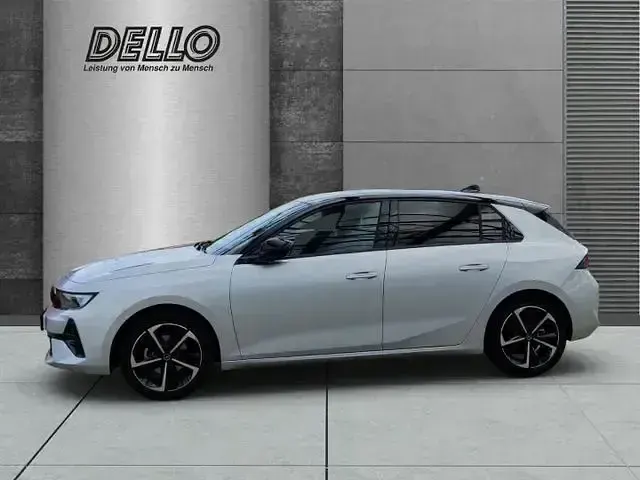 Gebraucht Opel Astra 131 PS (96 kW) 2024 Silber Limousine