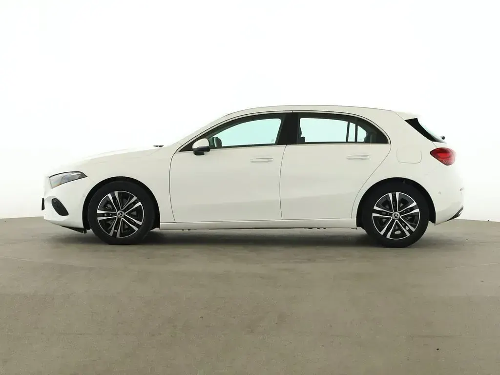 Gebraucht Mercedes A180 Progressive 136 PS (100 kW) 2025 Weiß Limousine