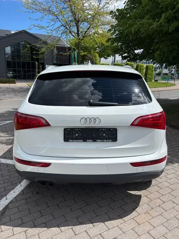 Używany Audi Q5 Design 170 KM (125 kW) 2012 Biały SUV