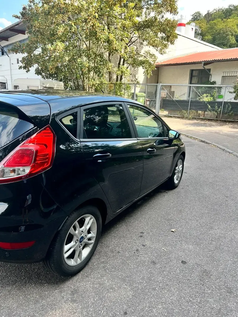 Gebraucht Ford Fiesta 101 PS (74 kW) 2017 Schwarz Kleinwagen