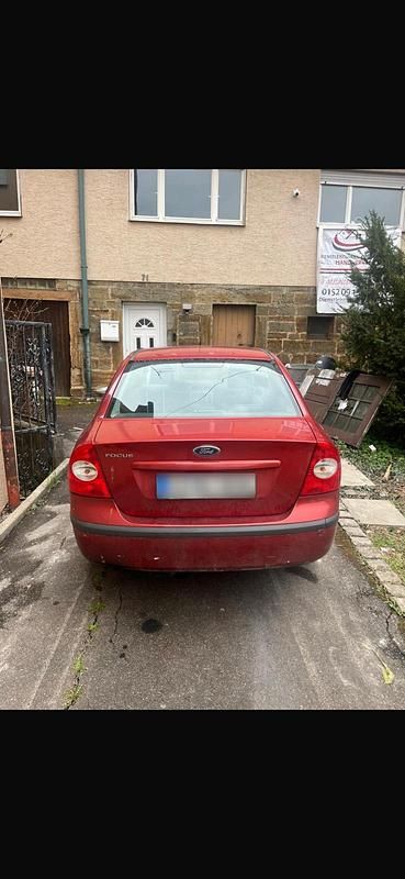 Gebraucht Ford Focus 80 PS (58 kW) 2006 Rot Limousine