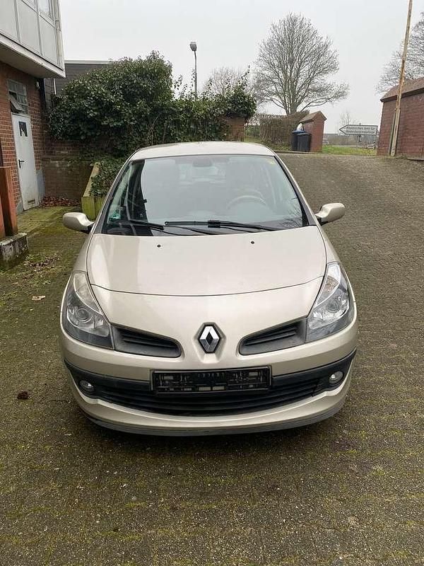 Gebraucht Renault Clio II Initiale 111 PS (81 kW) 2006 Limousine
