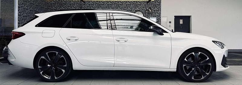 Gebraucht Cupra Leon VZ 300 PS (220 kW) 2023 "candy" weiss Kombi