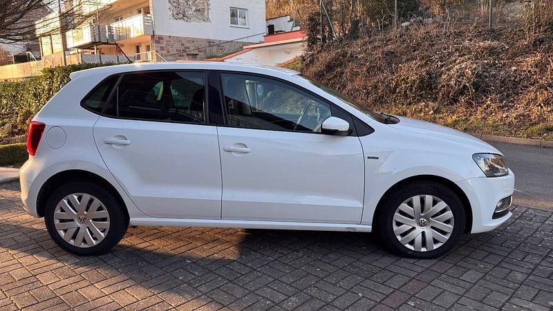 Gebraucht VW Polo LOUNGE 75 PS (55 kW) 2015 Weiß Kleinwagen