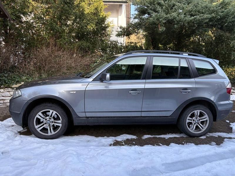 Grau Gebraucht 2008 BMW X3 SUV | 5.000 € (Fairer Preis) - Bild 1/4