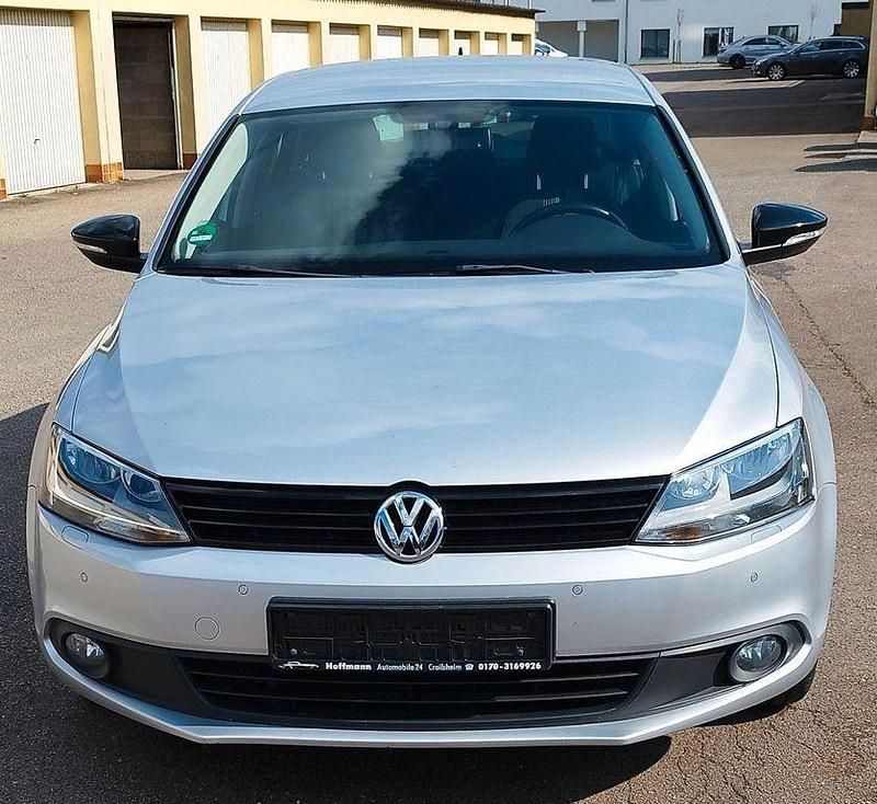 Gebraucht VW Jetta Trendline 105 PS (77 kW) 2013 Silber Limousine