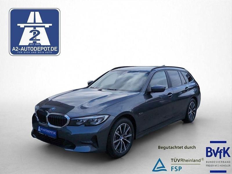 Grau Gebraucht 2022 BMW 330e Sport Line Kombi | 24.950 € (Superpreis) - Bild 1/4