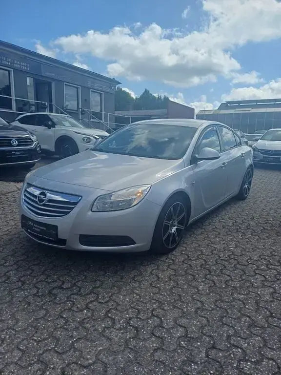 Gebraucht Opel Insignia Selection 116 PS (85 kW) 2009 Silber Limousine