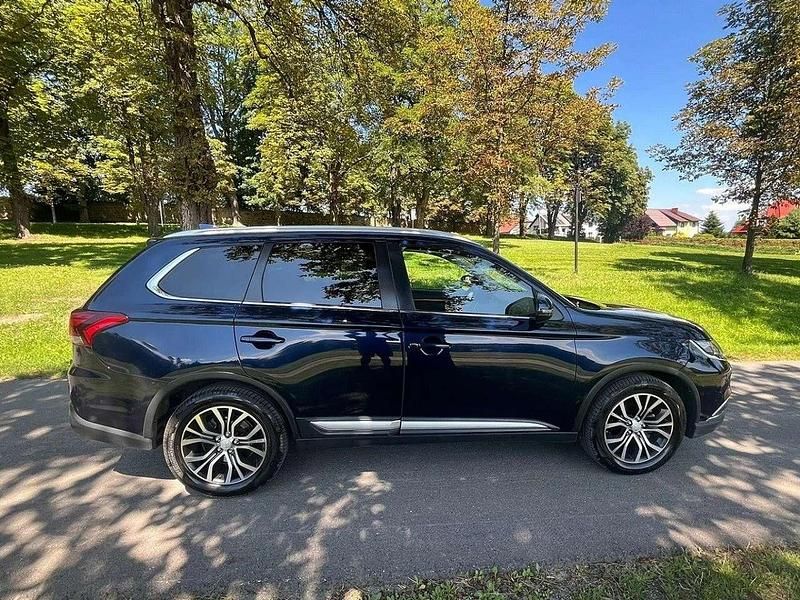 Blau Gebraucht 2018 Mitsubishi Outlander SUV | 14.000 € (Fairer Preis) - Bild 1/4