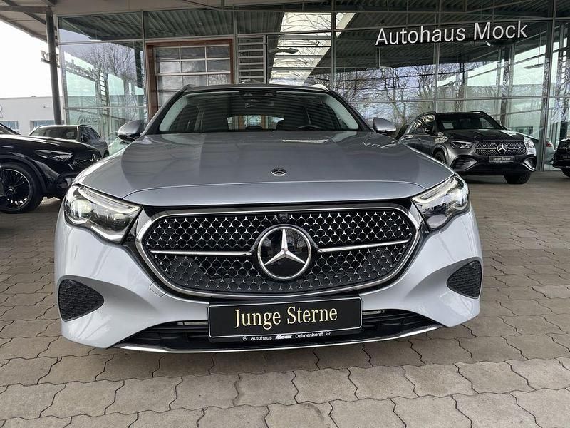 Gebraucht Mercedes E300 Advanced Plus 313 PS (230 kW) 2025 Silber Kombi