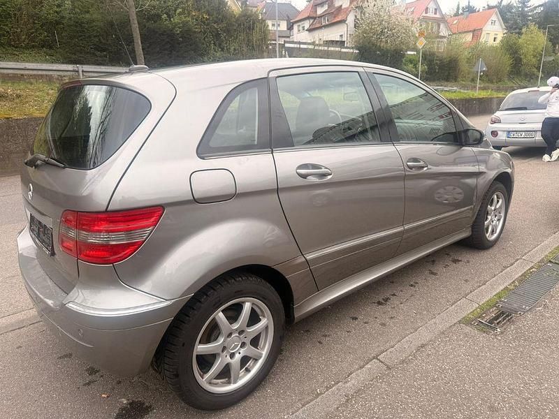 Usata Mercedes B150 95 CV (69 kW) 2006 Grigio Monovolume