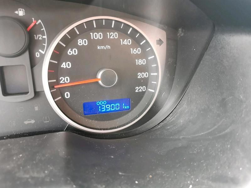 Gebraucht Hyundai i20 86 PS (63 kW) 2014 Grau Kleinwagen