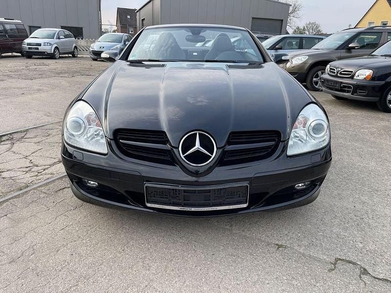Second-hand Mercedes SLK200 163 CP (119 kW) 2004 Negru Cabrio