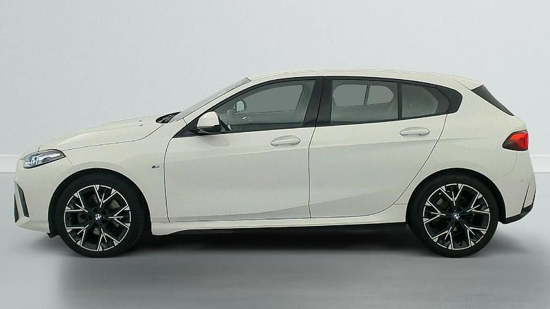 Gebraucht BMW 120 M Sport 163 PS (119 kW) 2025 Alpinweiss Kleinwagen