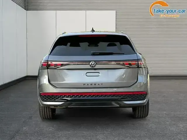 Gebraucht VW Passat R-line 193 PS (141 kW) 2025 Grau Kombi