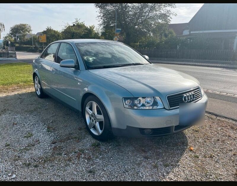 Blau Gebraucht 2001 Audi A4 Limousine | 2.700 € (Fairer Preis) - Bild 1/4