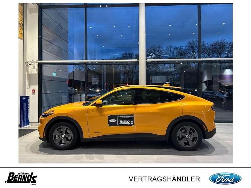 Gebraucht Ford Mustang Mach-E 197 kW (269 PS) 2022 Cyber orange SUV