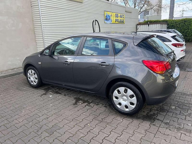Gebraucht Opel Astra Selection 87 PS (63 kW) 2011 Grau Kleinwagen