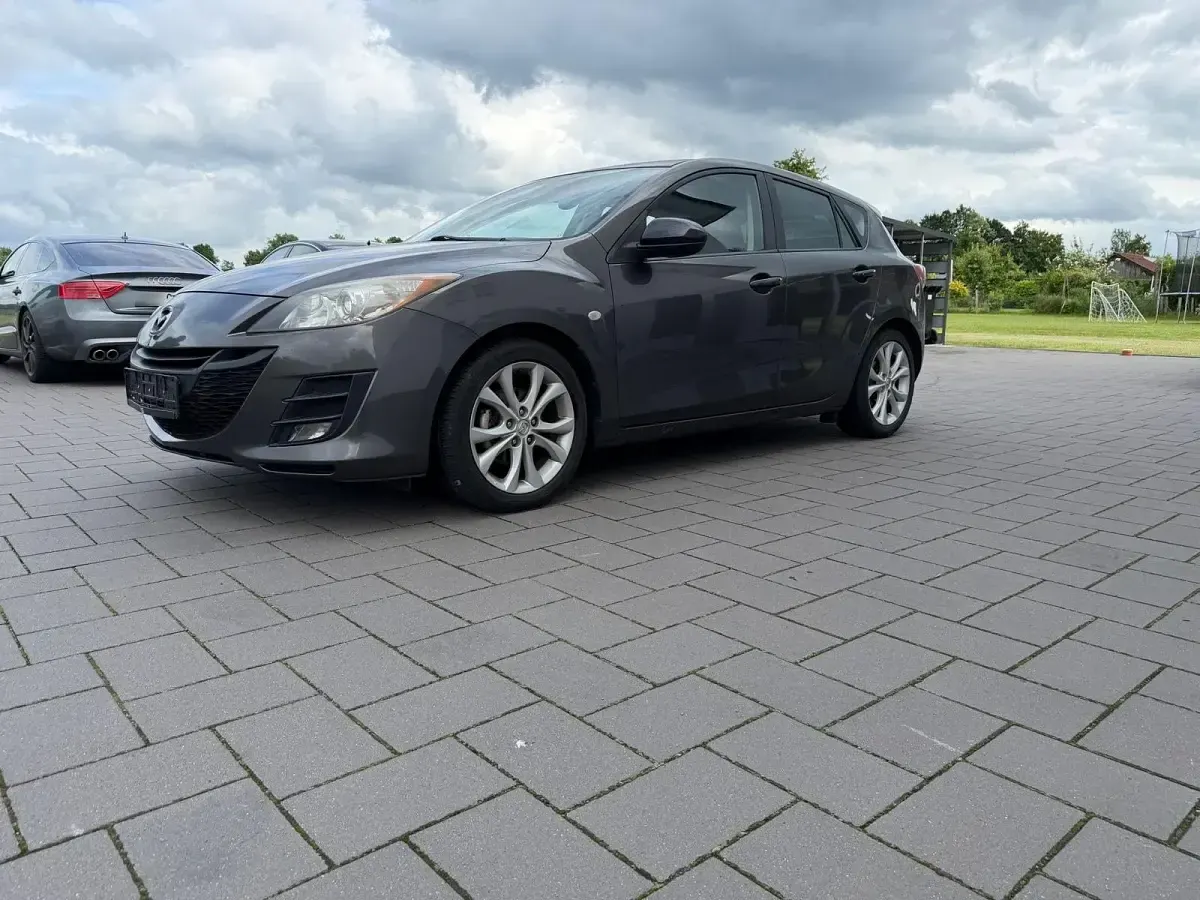 Gebraucht Mazda 3 109 PS (80 kW) 2010 Grau Kleinwagen
