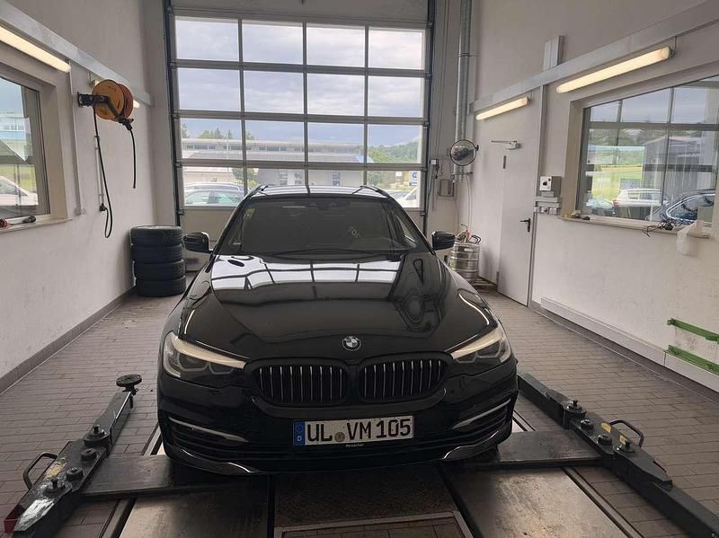 Gebraucht 2018 BMW 520 Sport Line Kombi | 19.000 € (Fairer Preis) - Bild 1/1