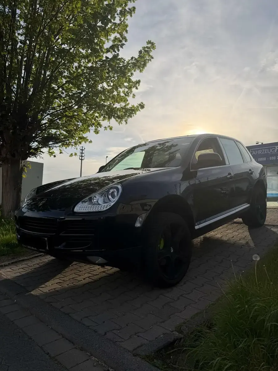 Second-hand Porsche Cayenne 250 CP (183 kW) 2007 Negru SUV