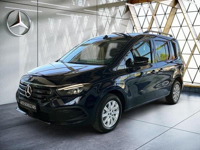 Gebraucht Mercedes 200 22 kW (30 PS) 2024 Blau Van / Kleinbus