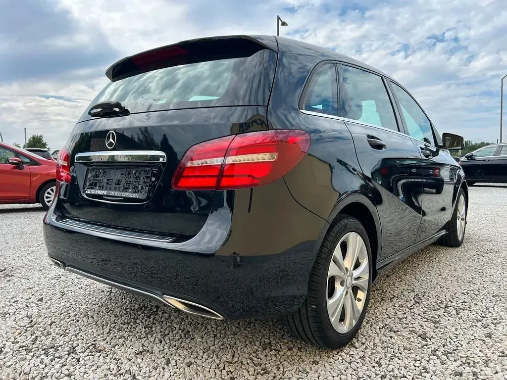 Gebraucht Mercedes B200 136 PS (100 kW) 2015 Schwarz Kleinwagen