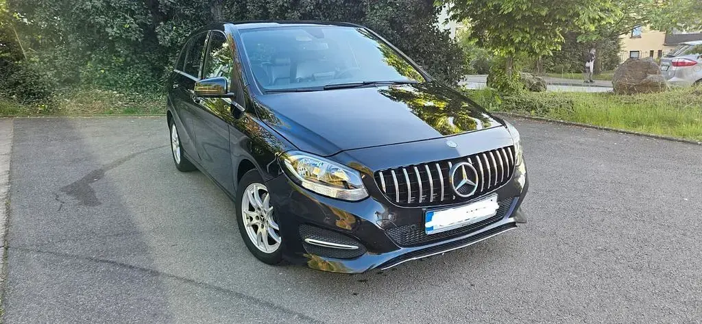 Gebraucht Mercedes B180 Edition 109 PS (80 kW) 2015 Schwarz Van / Kleinbus