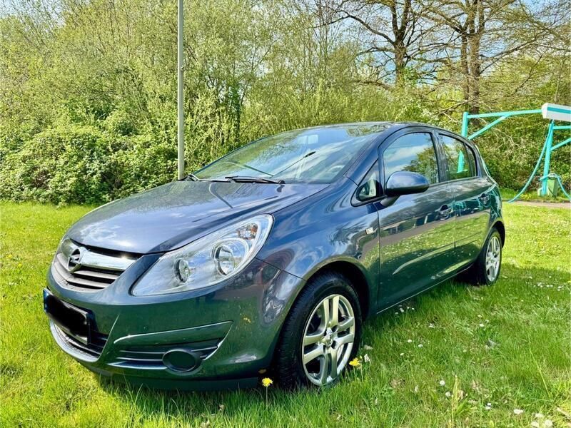 Grau Gebraucht 2007 Opel Corsa Catch Me Limousine | 3.100 € (Etwas zu teuer) - Bild 1/4