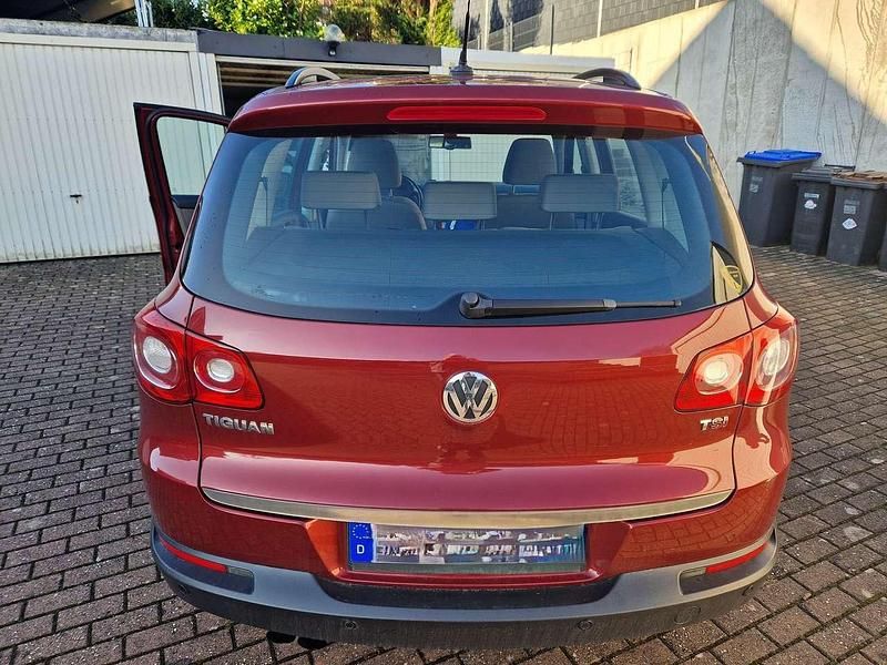 Gebraucht VW Tiguan Sport 150 PS (110 kW) 2009 Rot SUV