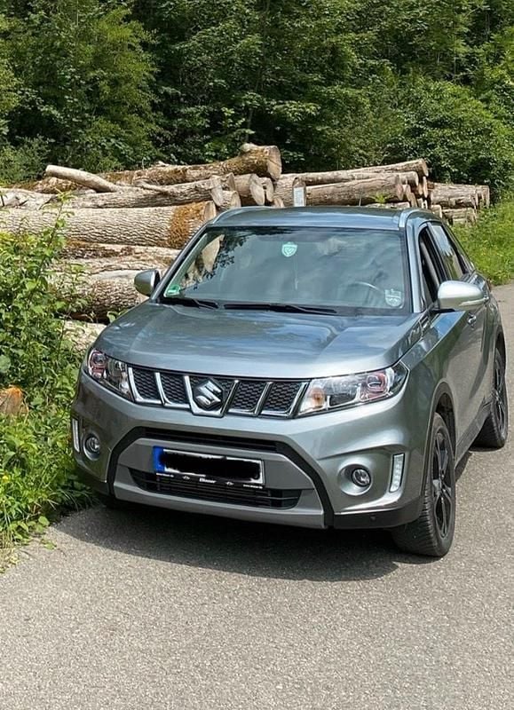 Gebraucht Suzuki Vitara 140 PS (102 kW) 2016 Grau SUV