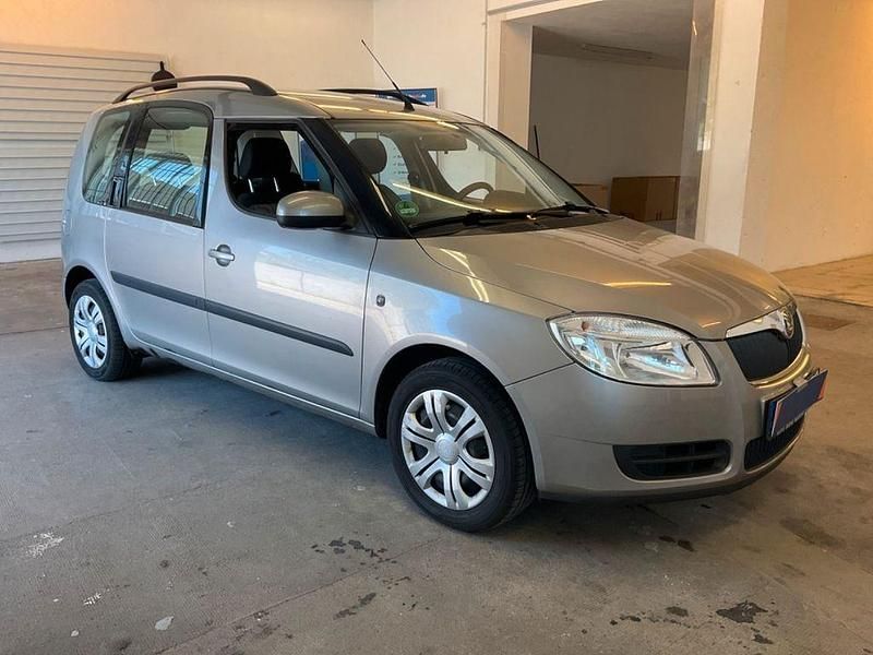 Cappuccinobeige Gebraucht 2009 Skoda Roomster Van / Kleinbus | 5.500 € (Teuer) - Bild 1/1