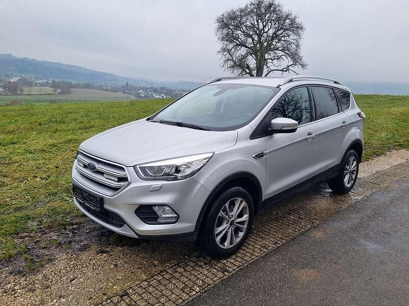 Silber Gebraucht 2017 Ford Kuga Titanium SUV | 12.999 € (Fairer Preis) - Bild 1/4