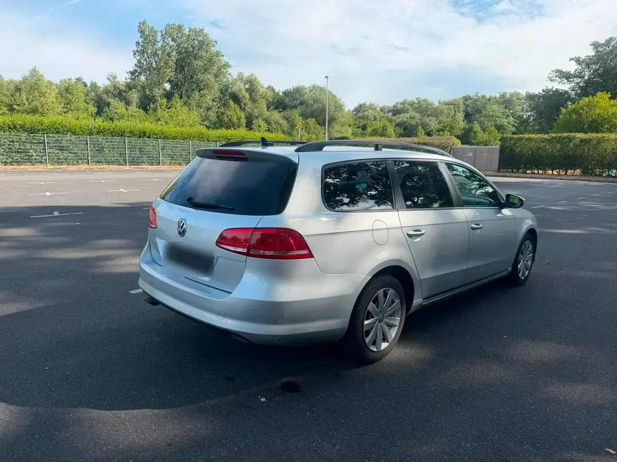 Gebraucht VW Passat 140 PS (102 kW) 2013 Silber Kombi
