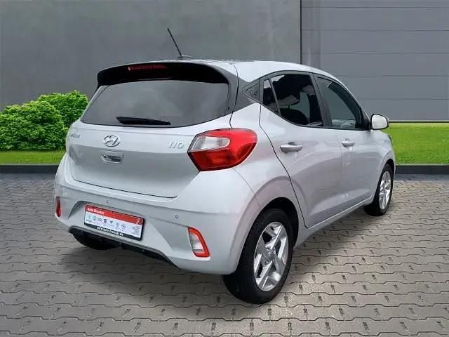Gebraucht Hyundai i10 GO! 67 PS (49 kW) 2023 Met (silber Kleinwagen