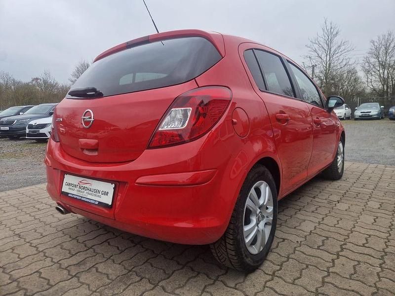 Gebraucht Opel Corsa Satellite 87 PS (63 kW) 2012 Rot Kleinwagen