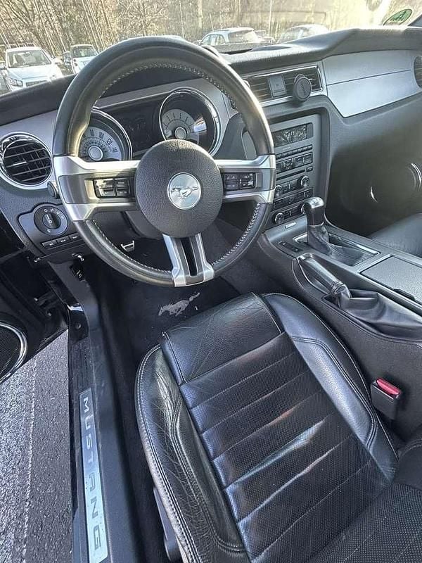Schwarz Gebraucht 2010 Ford Mustang GT Premium Coupé | 13.900 € - Bild 1/4