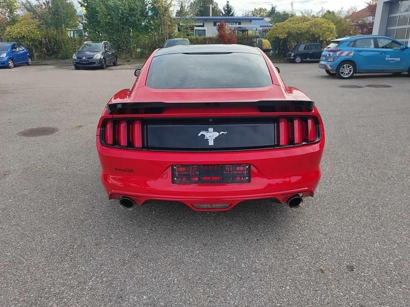 Gebraucht Ford Mustang Basis 317 PS (233 kW) 2016 Rot Coupé