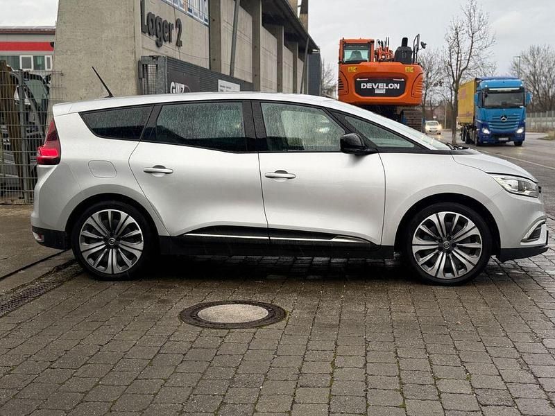 Gebraucht Renault Scénic IV 140 PS (102 kW) 2021 Silber Van / Kleinbus